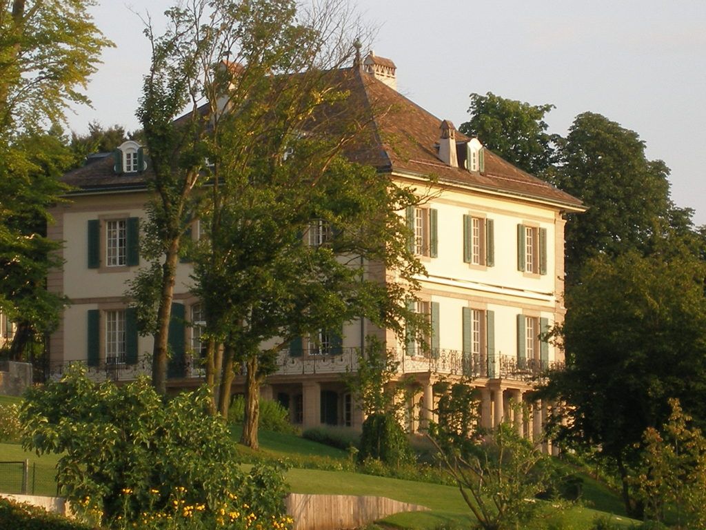 Villa Diodati a orillas del lago Lemán (Suiza), donde se crearon los 2 grandes personajes de terror: Frankenstein y El Vampiro.